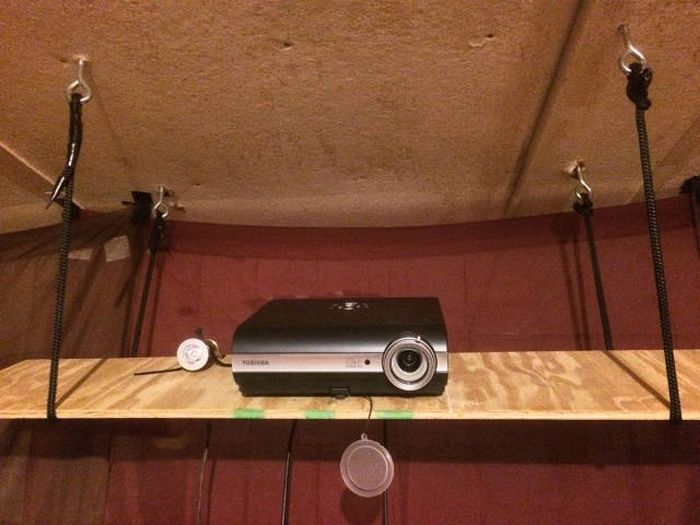 How To Build An Awesome Home Theater For Less Than $200 (38 pics)