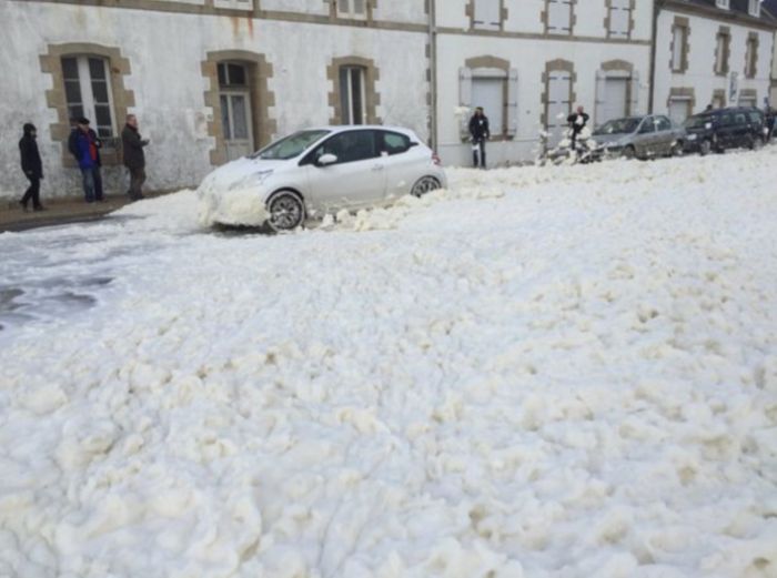 A Town In France Is Completely Covered In Foam (8 pics)