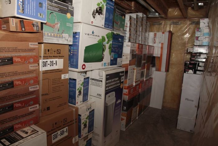 A Man With OCD Tried To Hide $1.5 Million Worth Of Stolen Goods (13 pics)