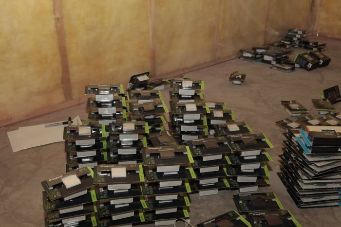 A Man With OCD Tried To Hide $1.5 Million Worth Of Stolen Goods (13 pics)
