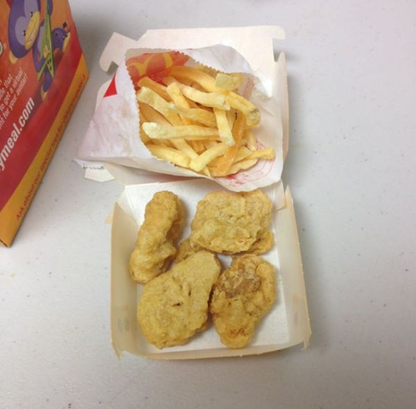 It's Been 6 Years And This McDonald's Happy Meal Still Looks The Same (2 pics)