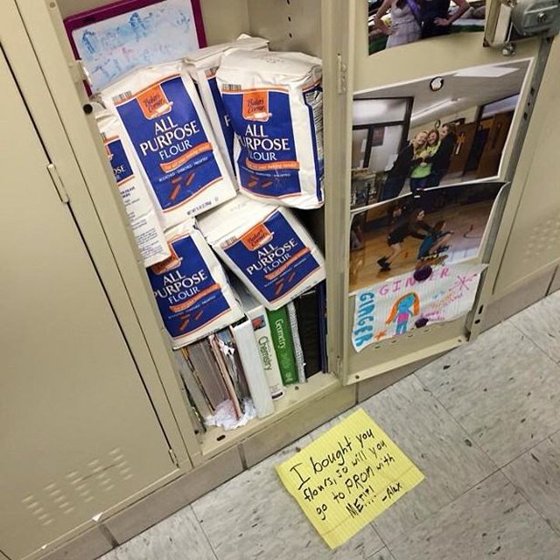 People Who Went All Out When Asking Their Dates To Prom (24 pics)