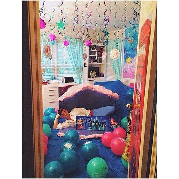 People Who Went All Out When Asking Their Dates To Prom (24 pics)