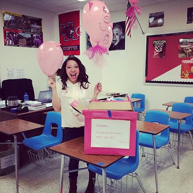People Who Went All Out When Asking Their Dates To Prom (24 pics)