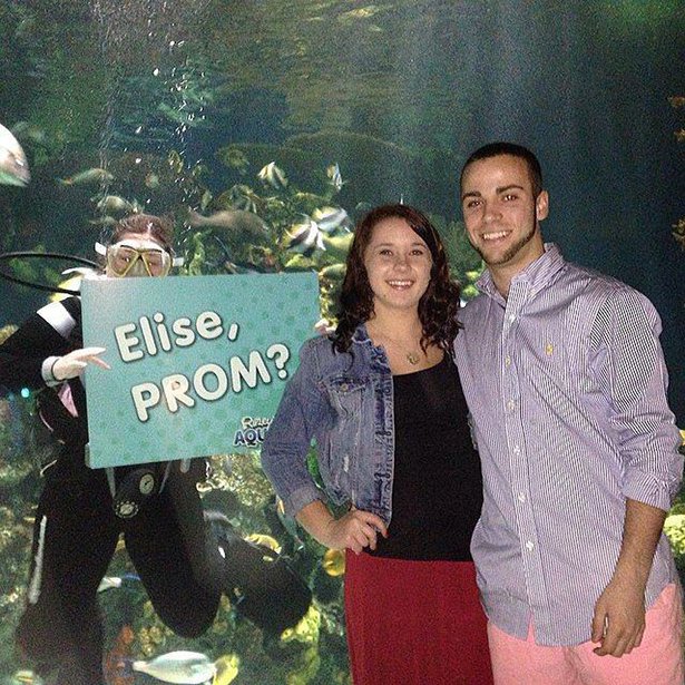 People Who Went All Out When Asking Their Dates To Prom (24 pics)