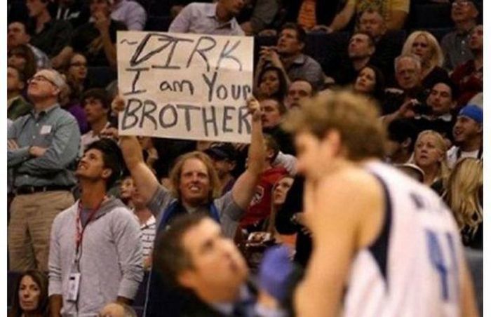 Signs That Stole The Show At Sports Games (26 pics)