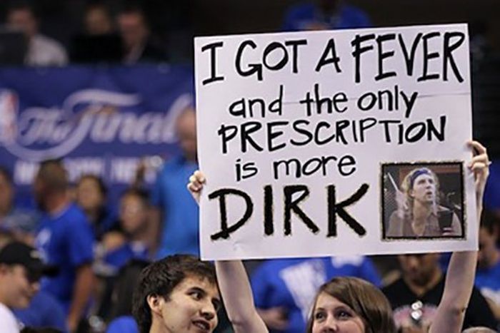 Signs That Stole The Show At Sports Games (26 pics)