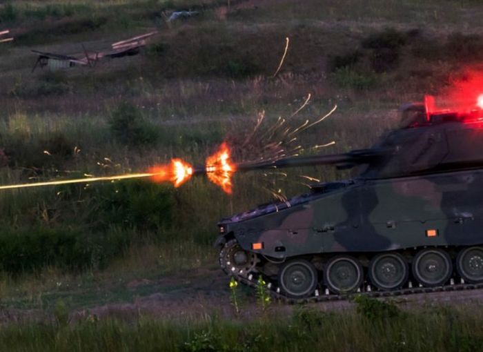 Epic Shots Of Army Tanks In Action (42 pics)