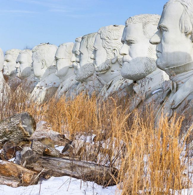In Virginia There Are 43 Giant Presidential Heads Sitting In A Field (5 pics)