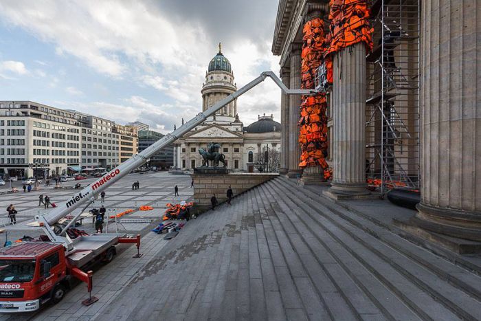 Berlin’s Konzerthaus Covered With 14,000 Refugee Life Jackets (8 pics)