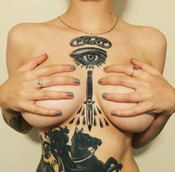 Give It Up For These Gorgeous Women And Their Love Of Ink (51 pics)