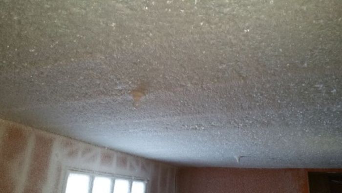 The Brutal Canadian Winter Claimed This Guy's House As Its Own (6 pics)