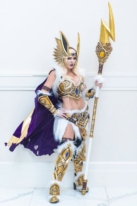 Sexy Cosplay Girls That Will Keep You Busy For A While (22 pics)