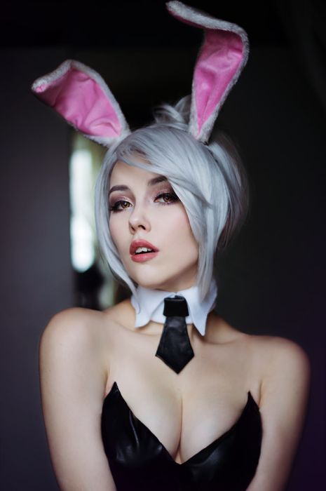 Sexy Cosplay Girls That Will Keep You Busy For A While (22 pics)