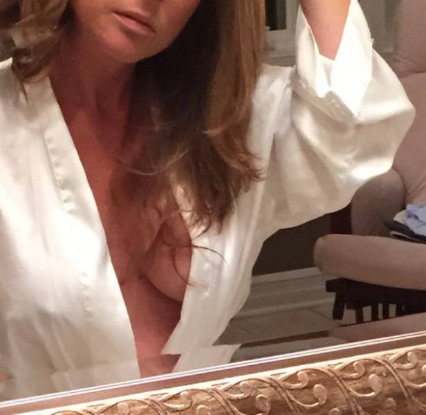 Beautiful Babes That Really Don't Want To Wear Bras Anymore (47 pics)