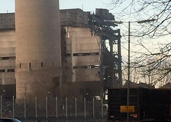 Several People Injured And One Dead After The Didcot Power Station Explodes (6 pics)