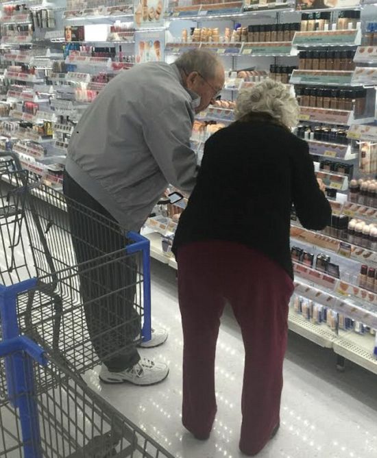 A Nice Little Reminder That True Love Still Exists (2 pics)
