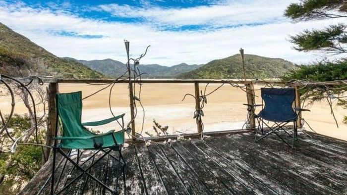 Crowdfunding Campaign Leads To The Purchase Of A New Zealand Beach (7 pics)
