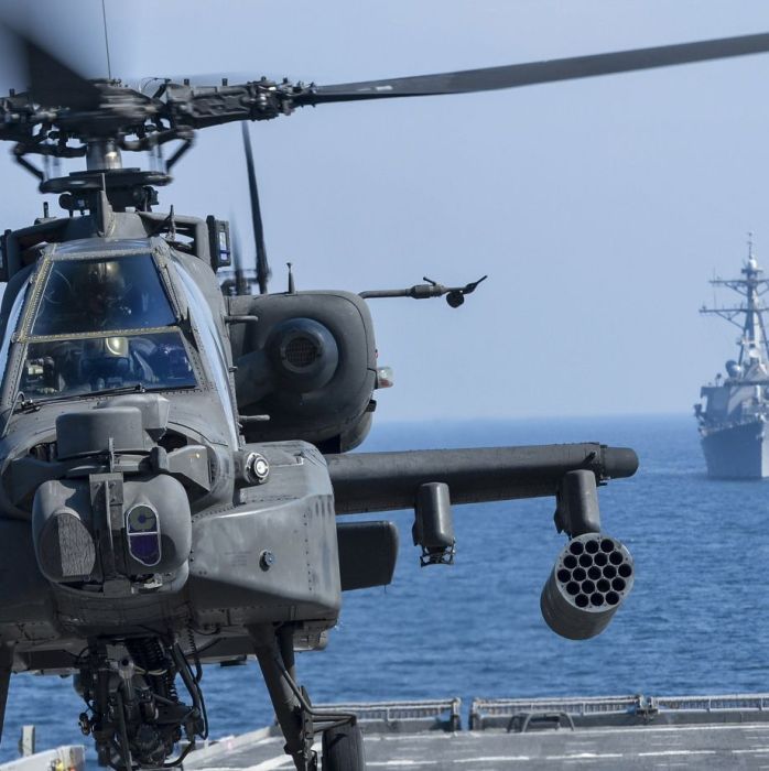 AH-64 Apache (35 pics)