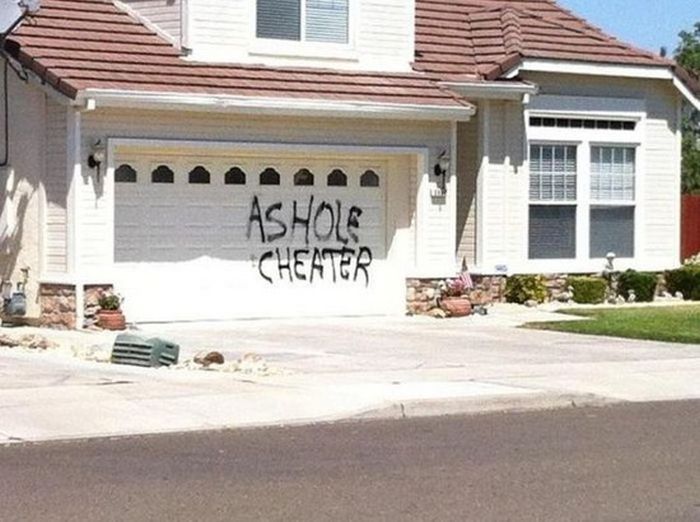 People Who Went To Extreme Lengths To Tell The World Their Partner Cheated (31 pics)