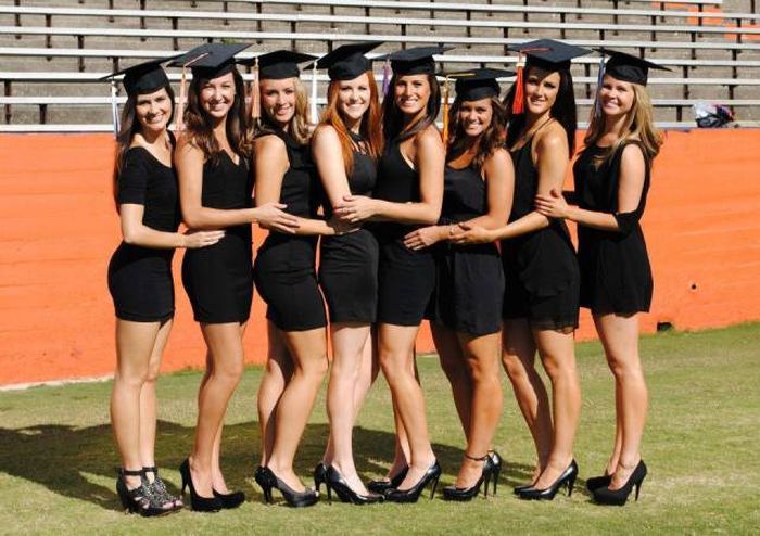 You Can Never Have Too Many Sexy Ladies In The Same Place (41 pics)