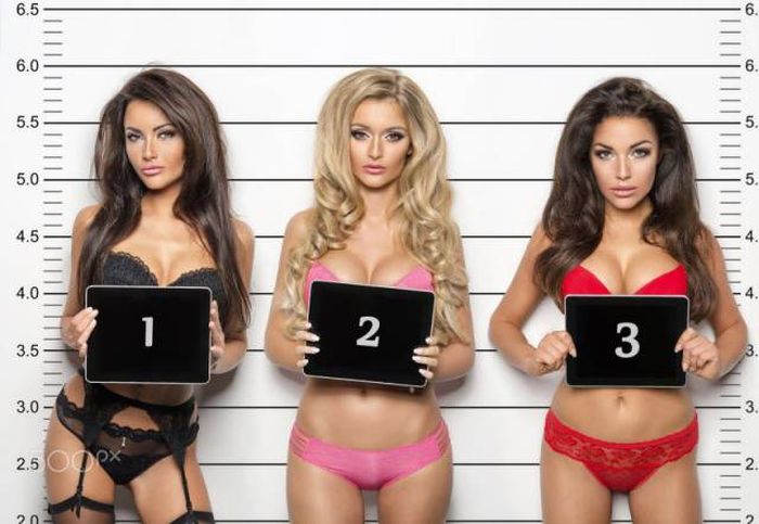 You Can Never Have Too Many Sexy Ladies In The Same Place (41 pics)