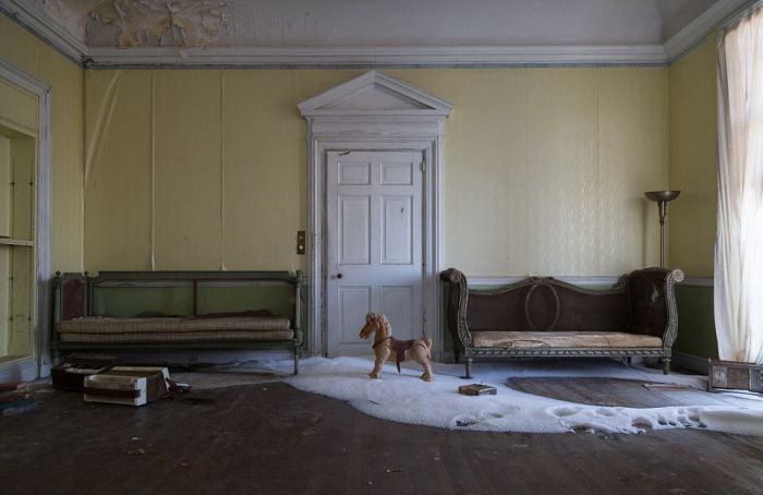 This Stunning Mansion Has Become Rundown Due To Years Of Neglect (29 pics)