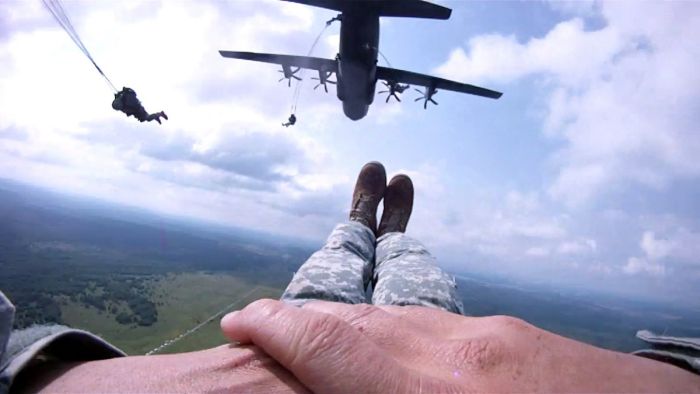 US Marines Jump Out Of A Plane And Into Action (19 pics)