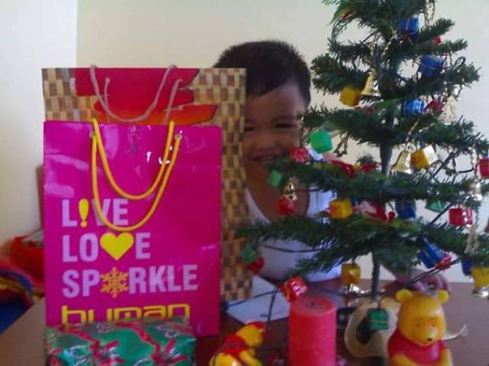 Kids That Totally Failed While Trying To Play Hide And Seek (60 pics)