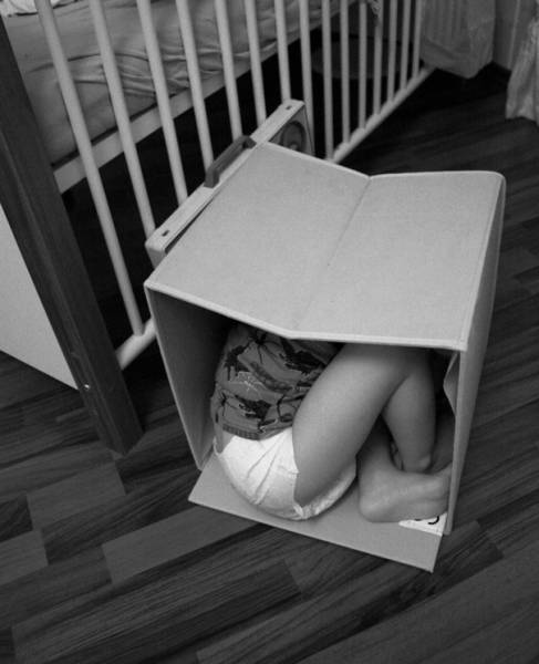 Kids That Totally Failed While Trying To Play Hide And Seek (60 pics)