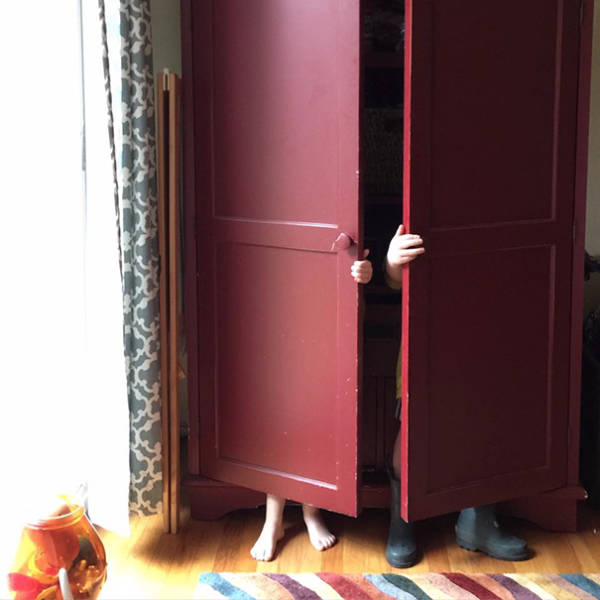 Kids That Totally Failed While Trying To Play Hide And Seek (60 pics)