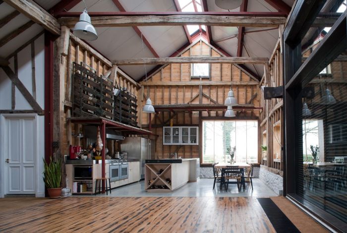 An Abandoned Barn House Was Transformed Into Something Beautiful (12 pics)