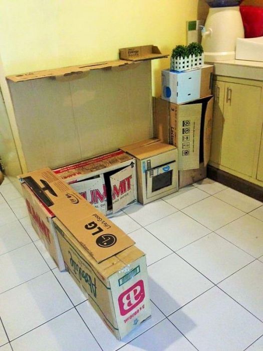 A Mother Built An Incredible Cardboard Kitchen For Her Kid (9 pics)