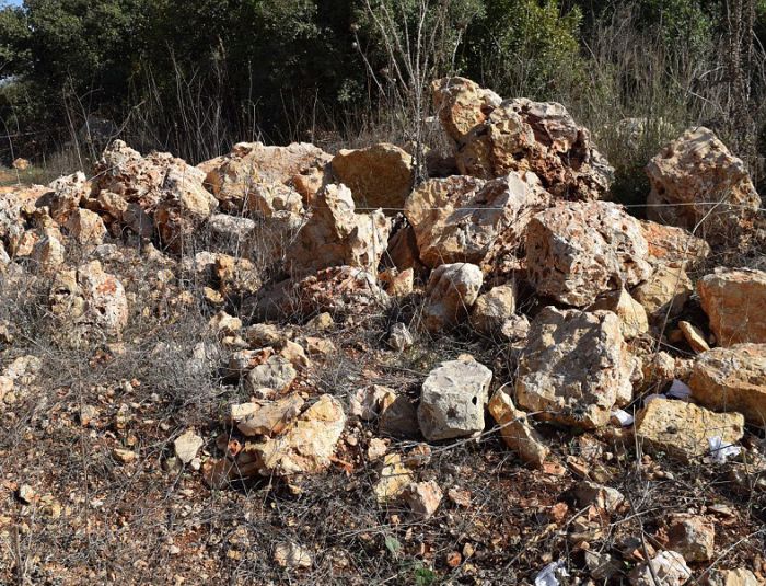 Can You Figure Out Which One Of These Rocks Is Actually A Bomb? (15 pics)