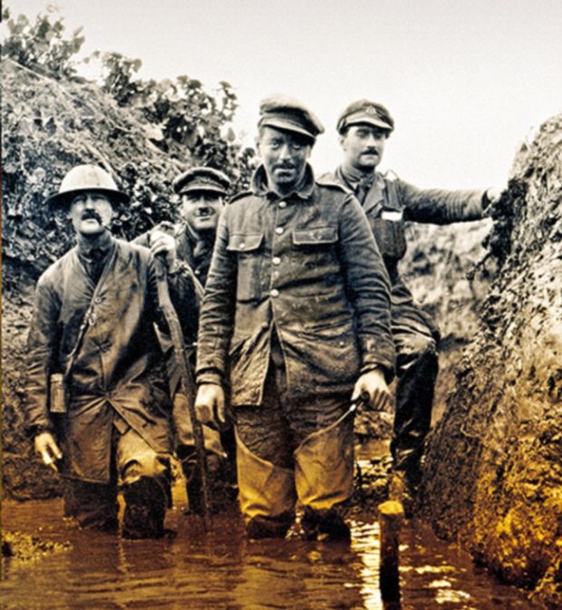 Rare Photos Show Soldiers In The Trenches During The Battle Of Somme (17 pics)