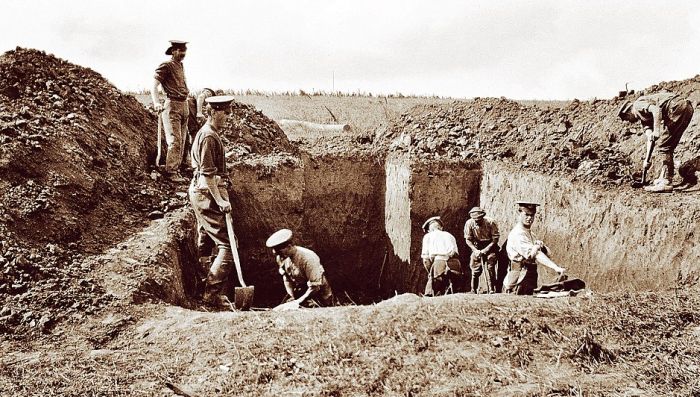 Rare Photos Show Soldiers In The Trenches During The Battle Of Somme (17 pics)