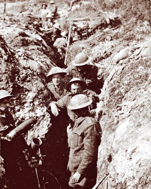 Rare Photos Show Soldiers In The Trenches During The Battle Of Somme (17 pics)