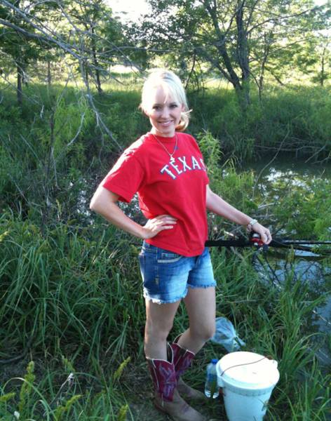 Sexy Ladies That Make Fishing Look Like A Lot Of Fun (50 pics)