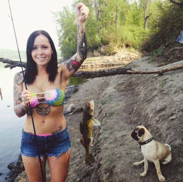 Sexy Ladies That Make Fishing Look Like A Lot Of Fun (50 pics)