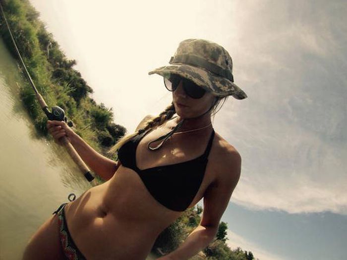 Sexy Ladies That Make Fishing Look Like A Lot Of Fun (50 pics)