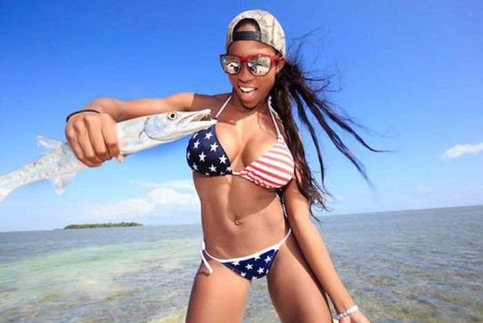 Sexy Ladies That Make Fishing Look Like A Lot Of Fun (50 pics)