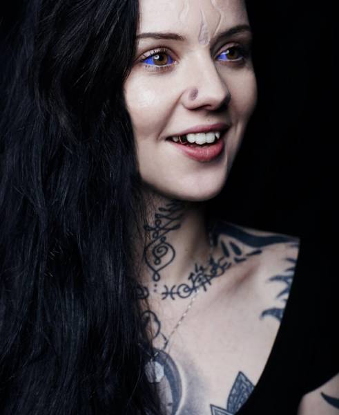 This Woman Is Using Body Modification To Redefine Beauty Standards (23 pics)