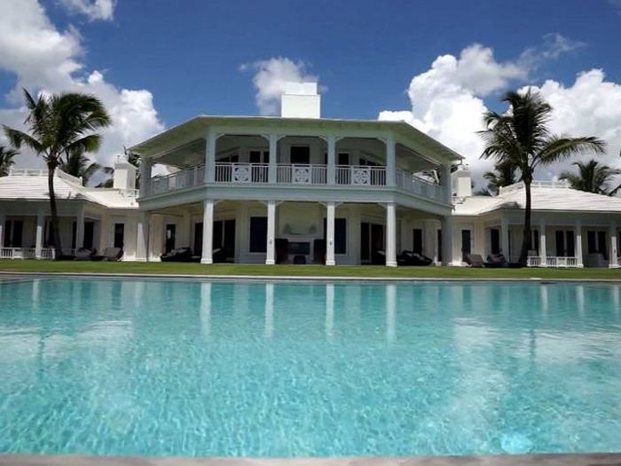 Celine Dion's Stunning Florida Mansion Is Now On The Market (29 pics)