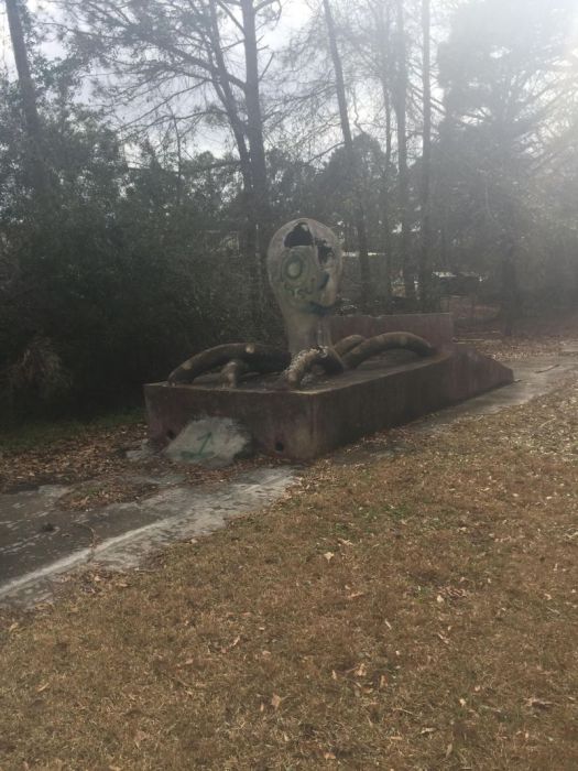 Mini Golf Courses Look A Lot Creepier When They're Abandoned (19 pics)