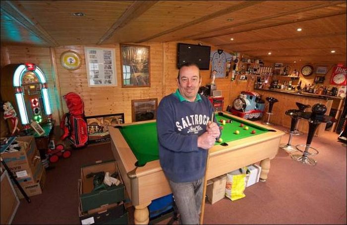 The Ultimate Man Cave Is Hidden In A Random House In Bristol (10 pics)