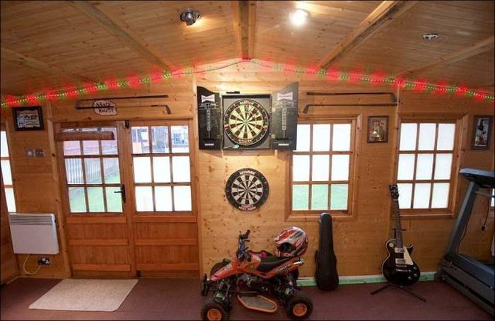 The Ultimate Man Cave Is Hidden In A Random House In Bristol (10 pics)