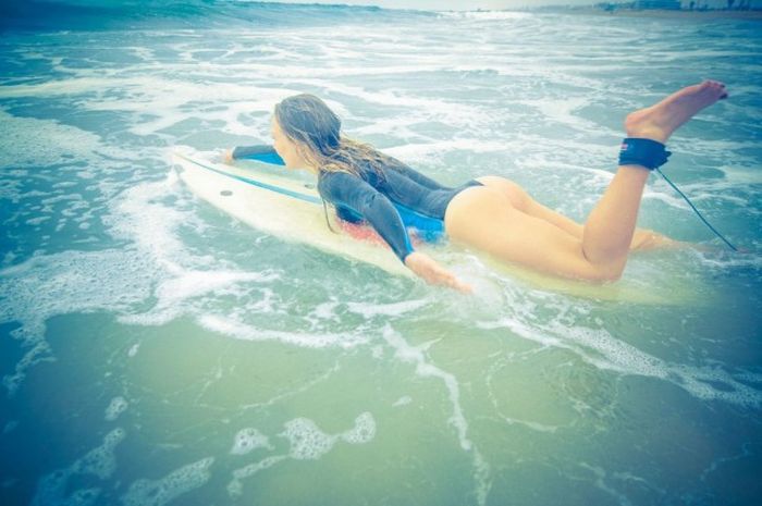 These Sexy Surfer Girls Aren't Wearing Wetsuits, They're Wearing Body Paint (25 pics)