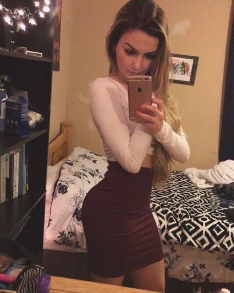 Gorgeous Women In Skin Tight Dresses Are The Sweetest Kind Of Eye Candy (61 pics)