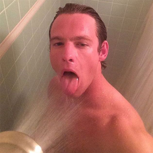 These Are Definitely Some Of The Weirdest Selfies Ever Taken (26 pics)