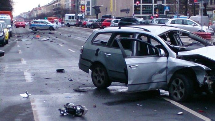 Car Bomb Explosion Claims The Life Of A Man In Berlin (6 pics)